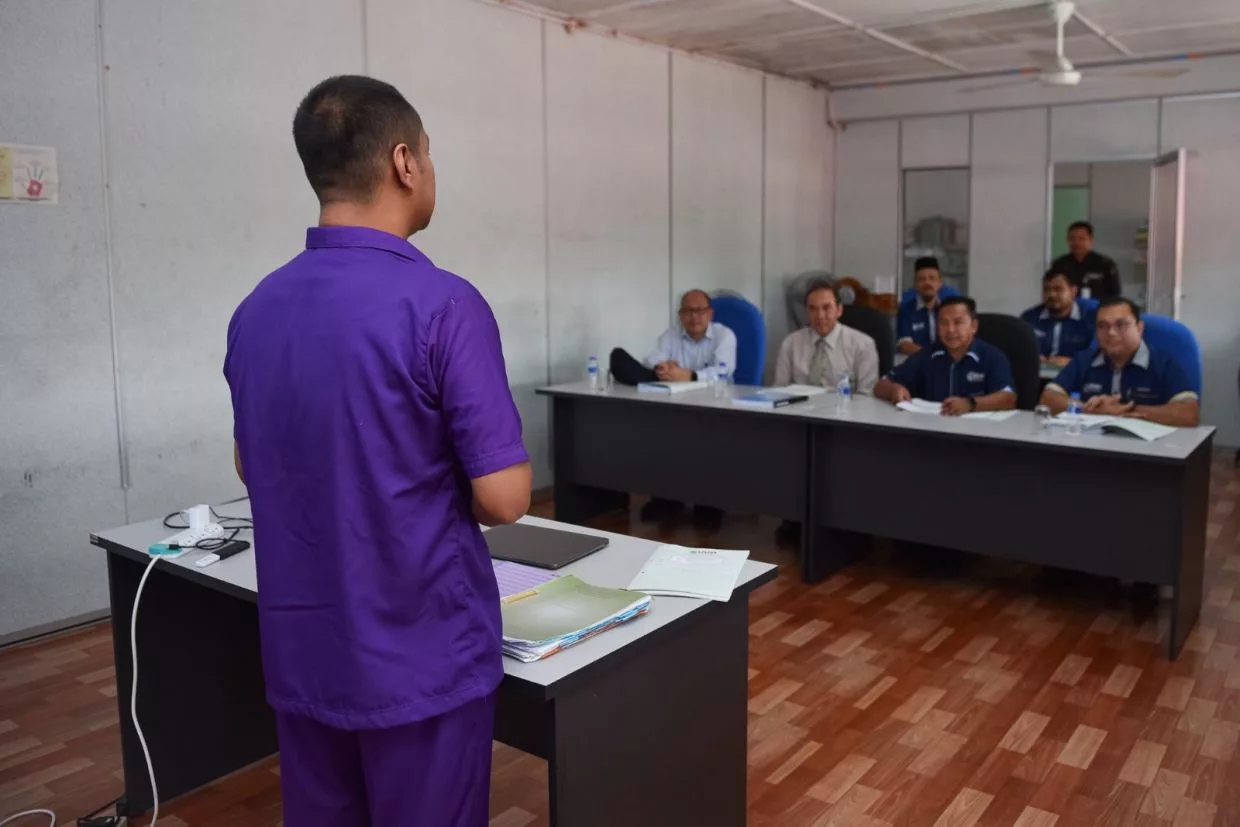 Tiga Tahun Dalam Penjara Tak Matikan Semangat Mohd Razin Untuk Genggam Ijazah. Tahniah!