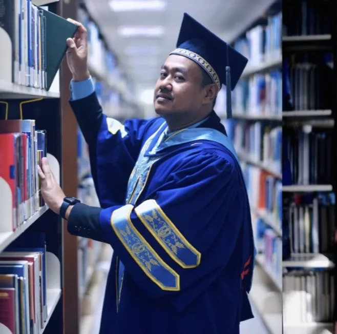Tiga Tahun Dalam Penjara Tak Matikan Semangat Mohd Razin Untuk Genggam Ijazah. Tahniah!