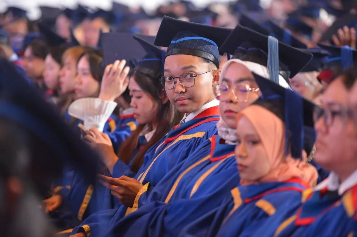 Bermula Dari Bilik Kolej, Kini Miliki Kilang Sendiri & Pendapatan 5 Angka Sebulan Pada Usia 23 Tahun! Kisah Inspirasi Graduan UUM