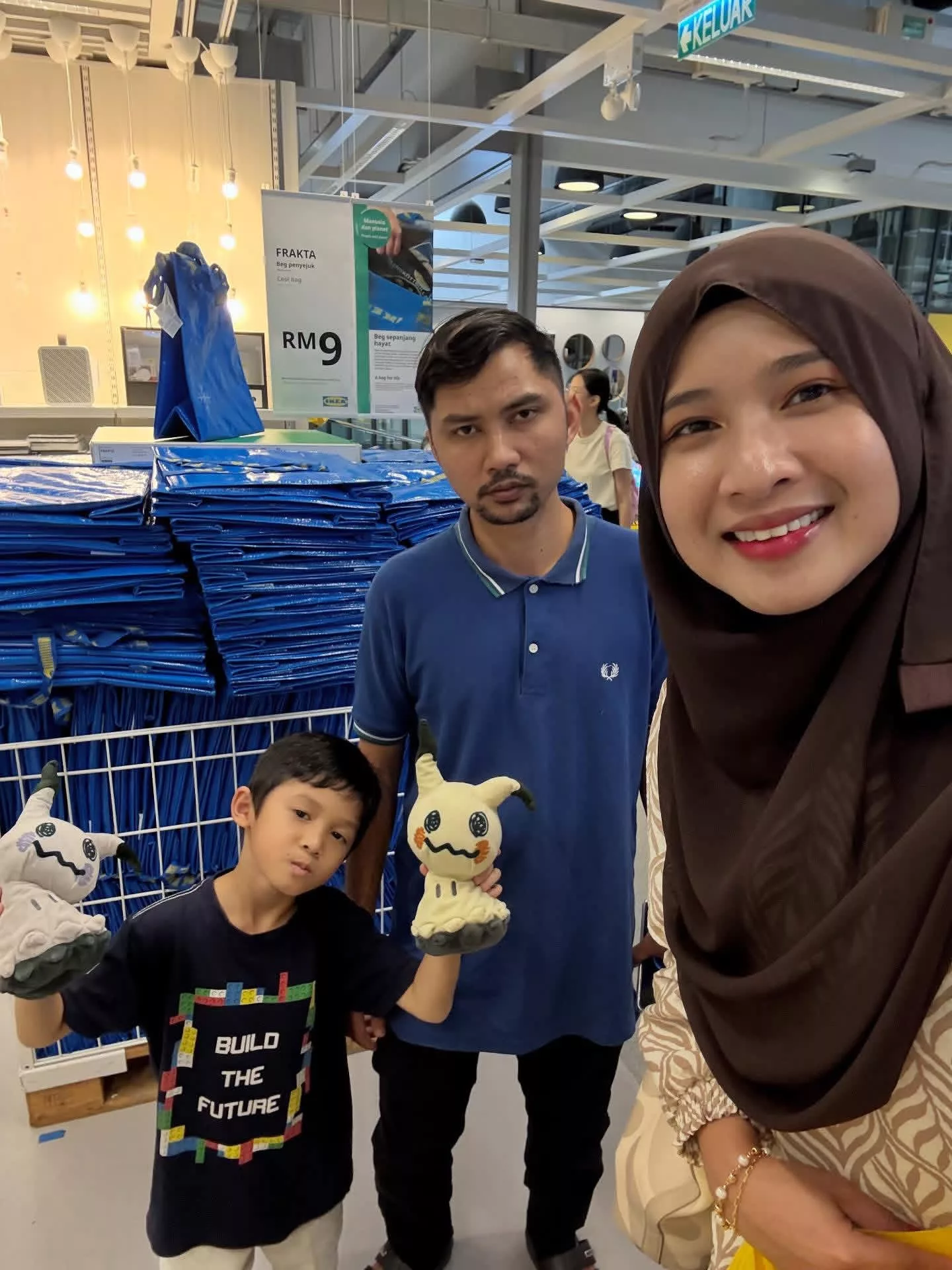 SPM 10 Kali & STPM 2 Kali, Akhirnya Abang OKU Ini Bergelar Guru Pada Usia 37 Tahun