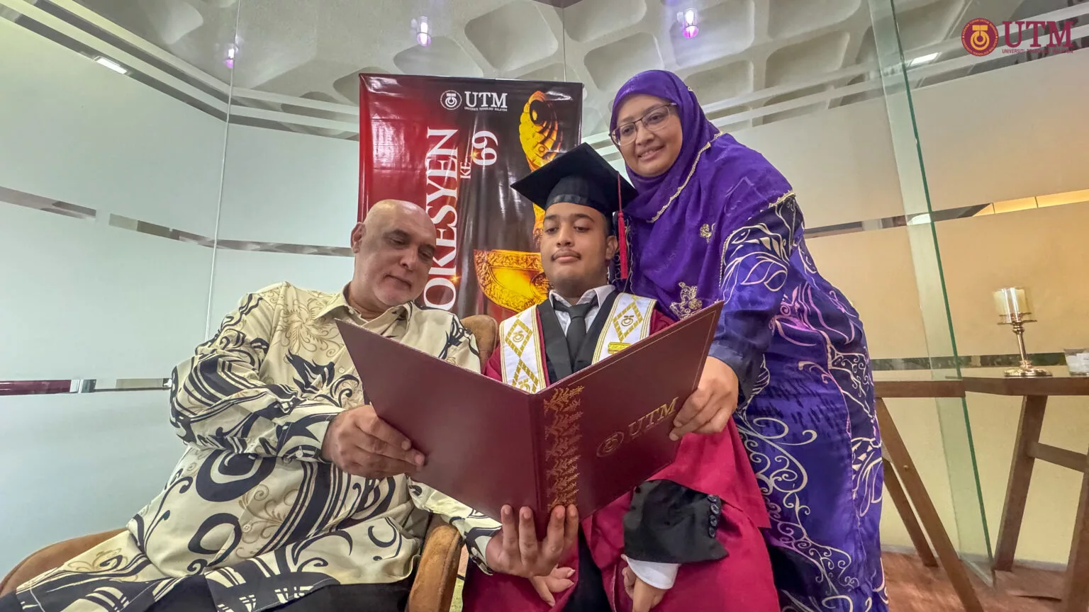 Hebat! Graduan OKU UTM Ini Raih Beberapa Semester 4.00 & Tamat Dengan PNGK 3.92!