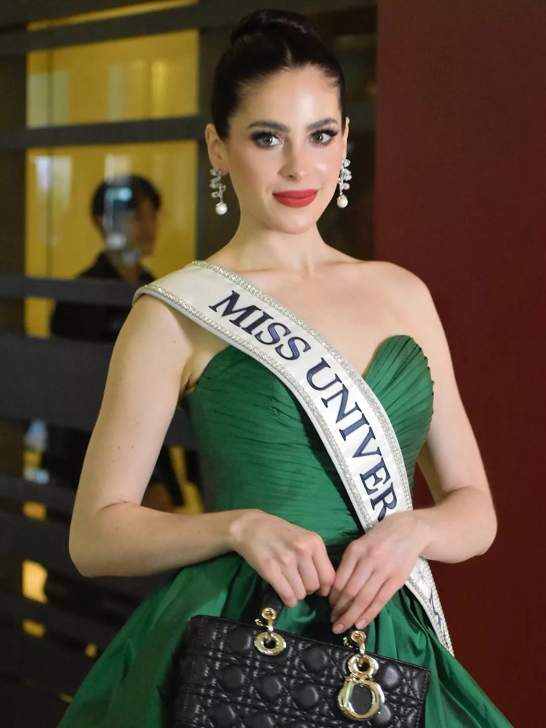 Miss Universe Cetus Kontroversi! Pengarah Eksekutif, Nawat Itsaragrisil Hina Miss Mexico Di Hadapan Umum Dengan Gelaran ‘Bengap’