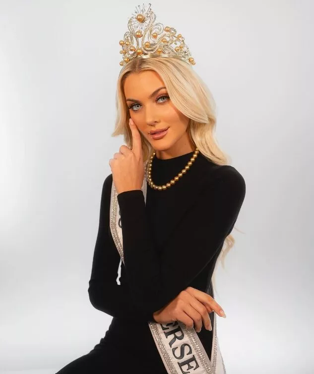 Miss Universe Cetus Kontroversi! Pengarah Eksekutif, Nawat Itsaragrisil Hina Miss Mexico Di Hadapan Umum Dengan Gelaran ‘Bengap’