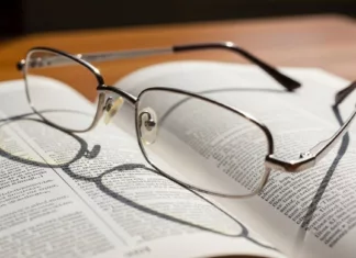 ‘Parasocial’ Dinobat Perkataan Tahunan 2025, Ini Yang Remaja Perlu Tahu