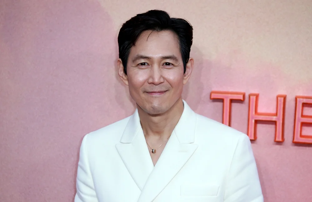 Lee Jung Jae Tunjuk Sisi Prihatin, Sumbang 11 Juta Won Untuk Gadis Kurang Bernasib Baik