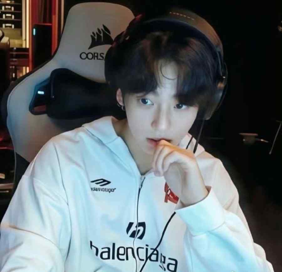 Jungkook BTS Buat Siaran Langsung 7 Hari Berturut-Turut, Siap Beli Set Kamera Baru Demi Peminat