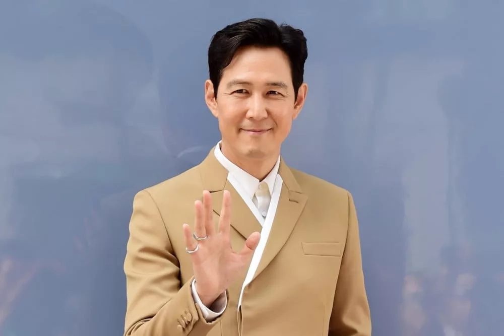 Lee Jung Jae Tunjuk Sisi Prihatin, Sumbang 11 Juta Won Untuk Gadis Kurang Bernasib Baik