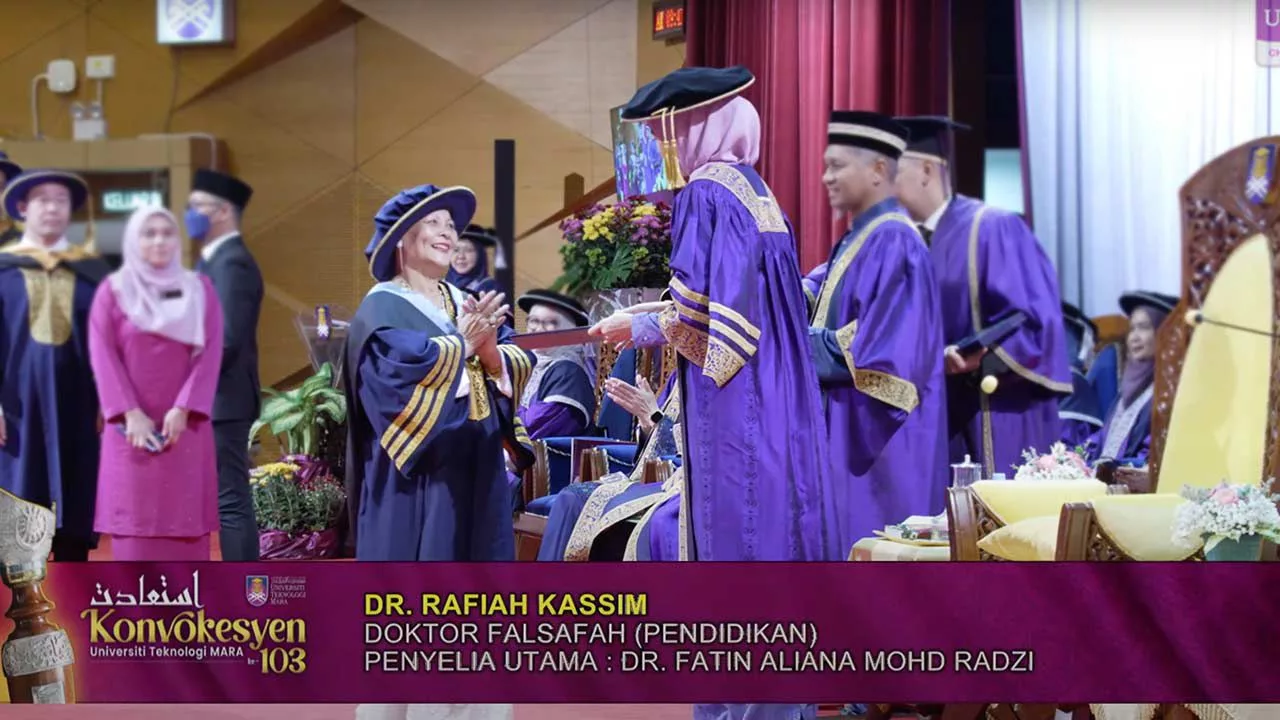 Inspirasi Luar Biasa! Dr. Rafiah Kassim, Ibu 3 Juruterbang & Nenek 4 Cucu, Berjaya Raih PhD Pada Usia 73 Tahun 6 Inspirasi Luar Biasa! Dr. Rafiah Kassim, Ibu 3 Juruterbang & Nenek 4 Cucu, Berjaya Raih PhD Pada Usia 73 Tahun