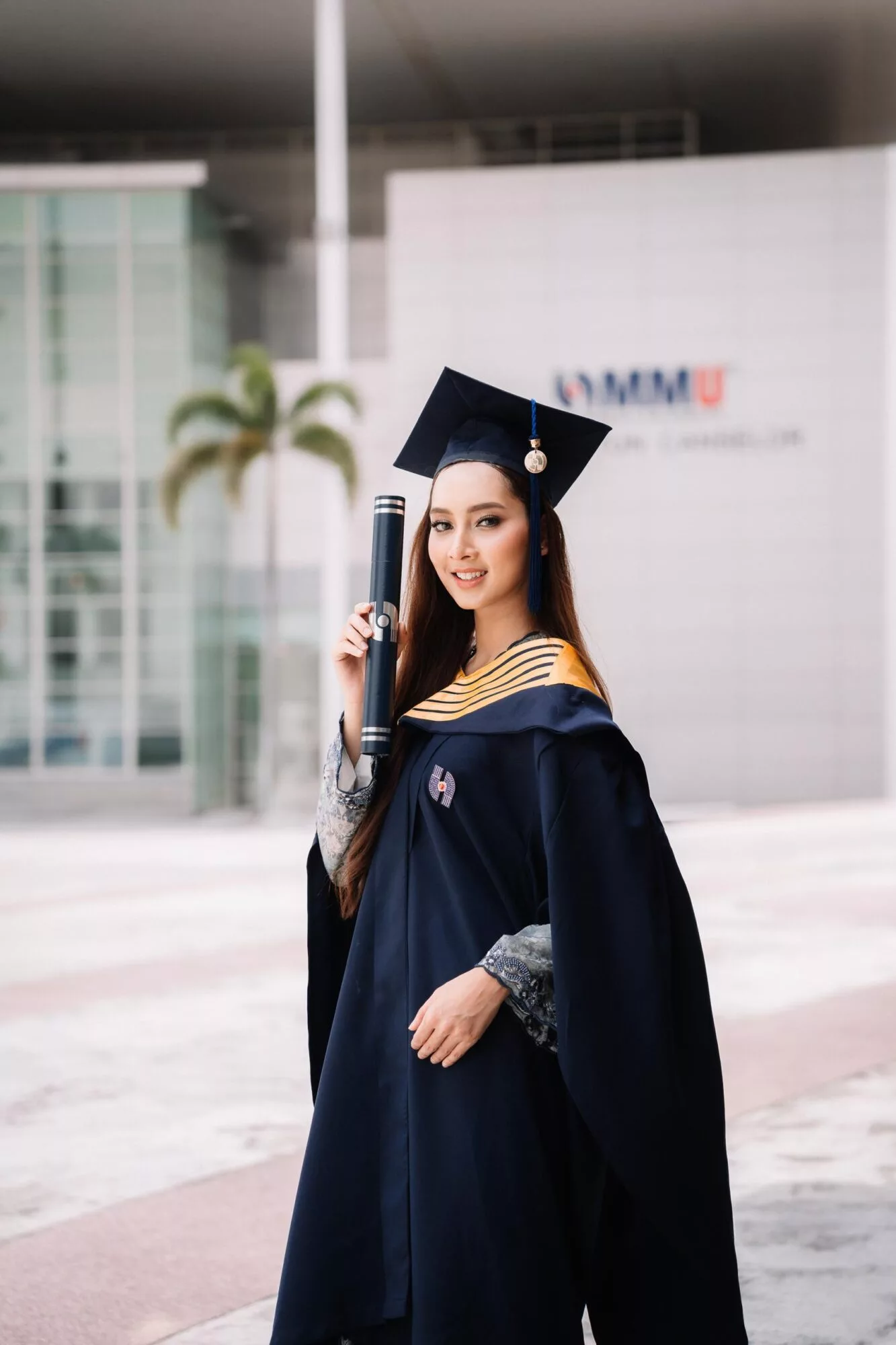 Dewi Alyssa Azmi Graduan Kejuruteraan Kewangan, Bukti “Nak Jadi Model Boleh, Tapi Yang Berpelajaran!” 8 Dewi Alyssa Azmi Graduan Kejuruteraan Kewangan, Bukti “Nak Jadi Model Boleh, Tapi Yang Berpelajaran!”