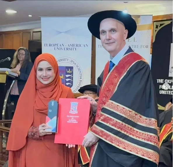 Mila Jirin Terima Anugerah Kepimpinan Dari Oxford 5 Mila Jirin Terima Anugerah Kepimpinan Dari Oxford