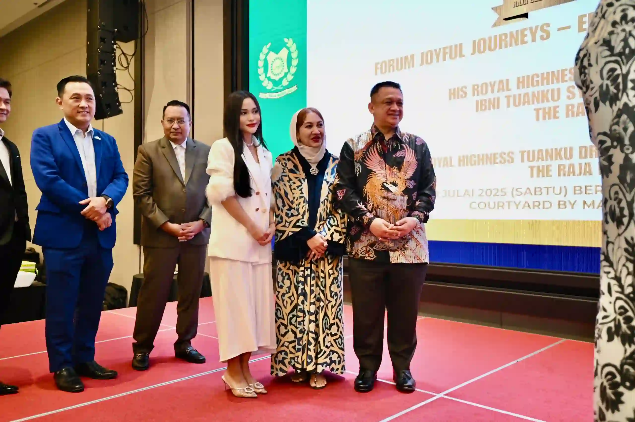 “Setiap Helaian Ada Cerita” Eleen Arisha Takluk Dunia Fesyen Tempatan Menerusi Jenama D’Elara 7 “Setiap Helaian Ada Cerita” Eleen Arisha Takluk Dunia Fesyen Tempatan Menerusi Jenama D’Elara