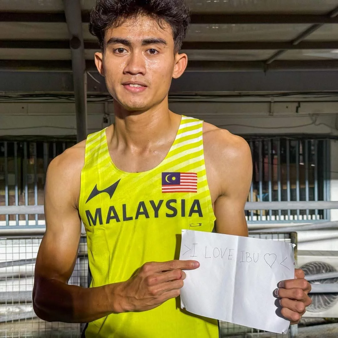 Bukan Lahir Senang, Tapi Tak Pernah Mengalah —Kisah Inspirasi Armin Zahryl 6 Bukan Lahir Senang, Tapi Tak Pernah Mengalah —Kisah Inspirasi Armin Zahryl