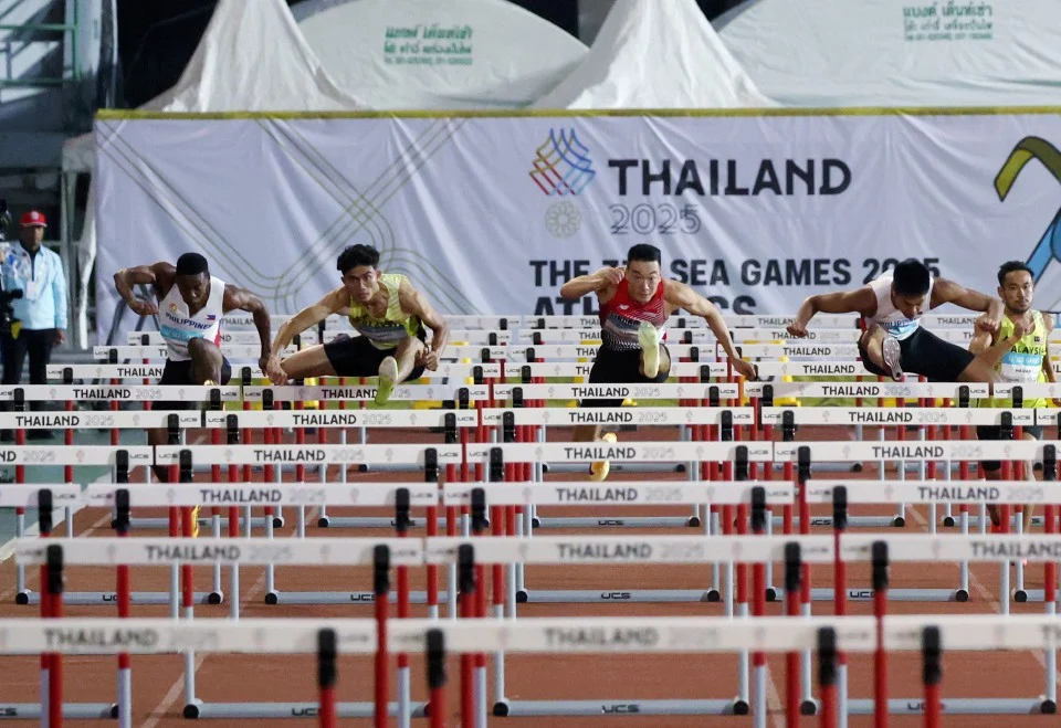 Bukan Lahir Senang, Tapi Tak Pernah Mengalah —Kisah Inspirasi Armin Zahryl 5 Bukan Lahir Senang, Tapi Tak Pernah Mengalah —Kisah Inspirasi Armin Zahryl