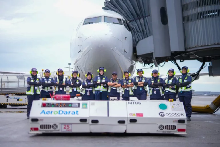 #GirlPower Break The Sky Ceiling! Penerbangan Malaysia Airlines Ini Dikendalikan 100% Oleh Pasukan Wanita