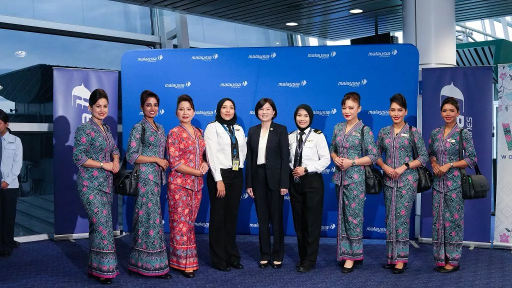 #GirlPower Break The Sky Ceiling! Penerbangan Malaysia Airlines Ini Dikendalikan 100% Oleh Pasukan Wanita