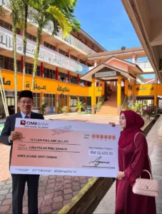 Ayunie Osman Raih Sejuta Pertama Usia 18 Tahun, Derma RM50,000 Kepada Sekolah Inspirasi Anak Muda Berjaya