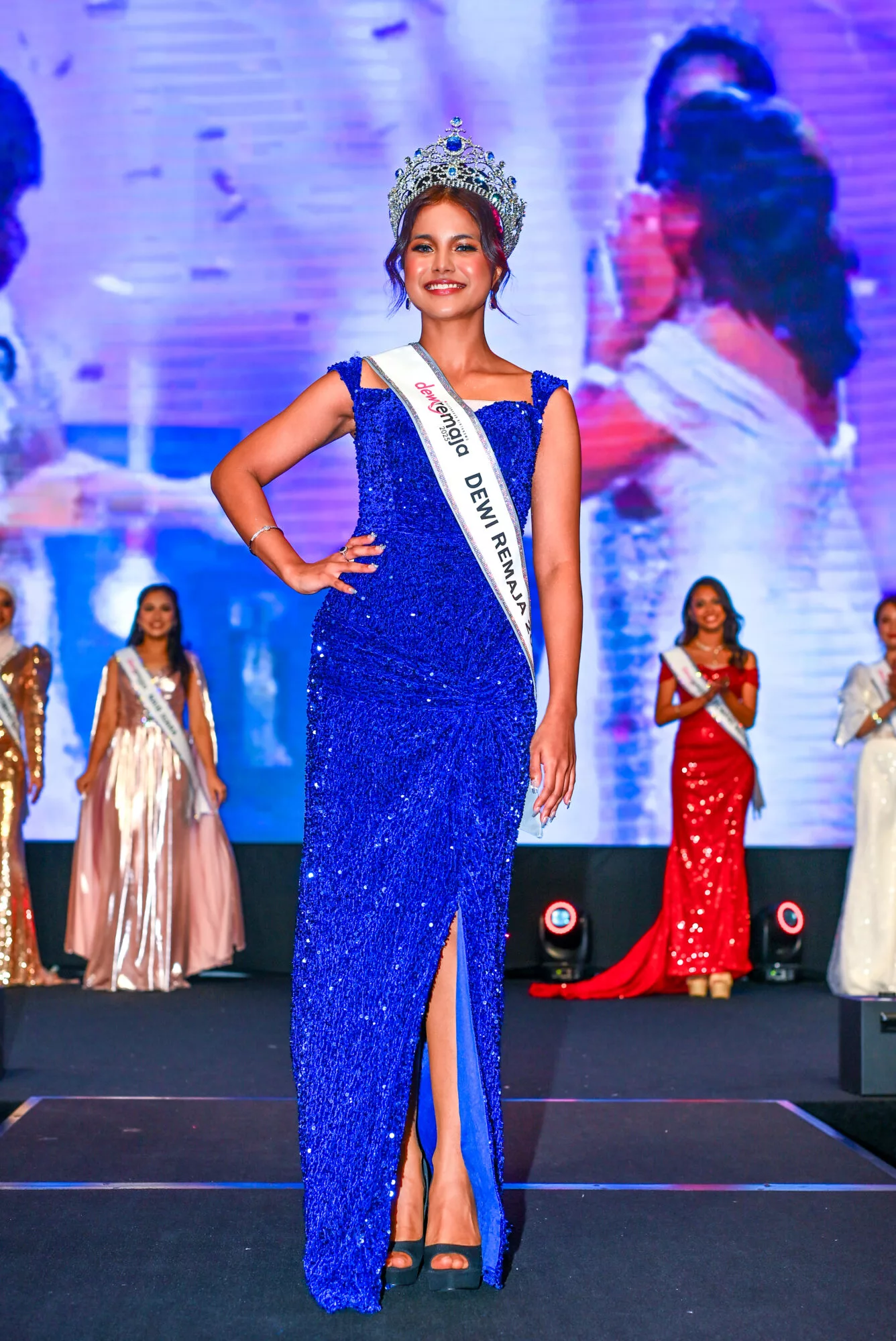 redONE Mobile Terus Sokong Bakat-Bakat Muda Tanah Air Menerusi Dewi Remaja 2025, "Anda Semua Ada Kelebihan..." 7 redONE Mobile Terus Sokong Bakat-Bakat Muda Tanah Air Menerusi Dewi Remaja 2025, “Anda Semua Ada Kelebihan…”