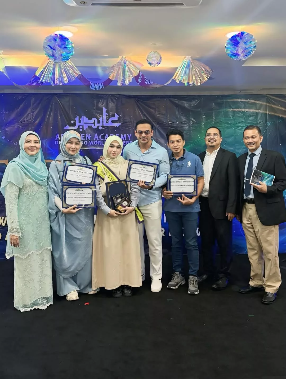 Maria Danisha Hakim Raih Anugerah Cemerlang, Abby Abadi Titip Pesanan Jaga Solat & Ilmu