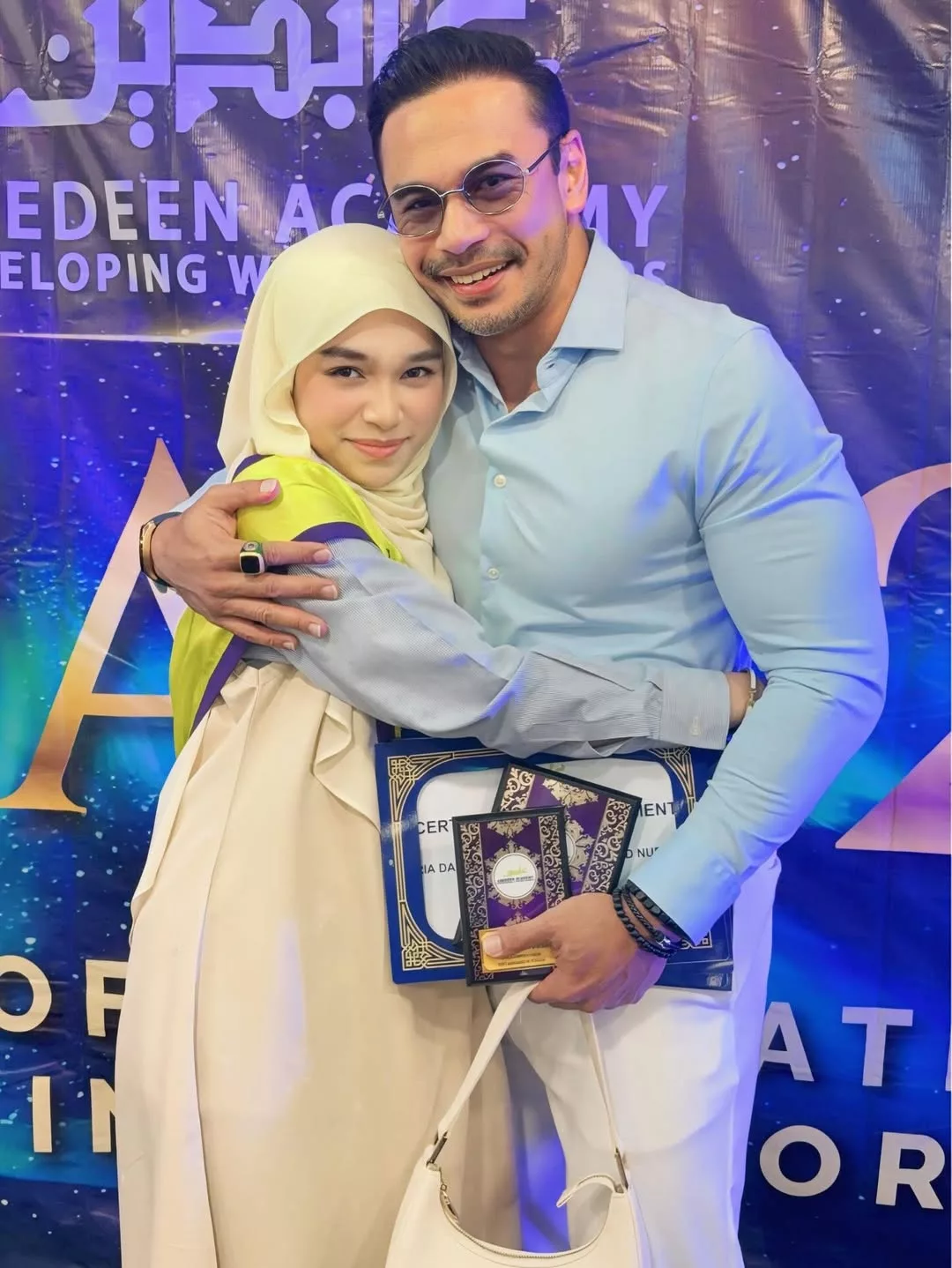 Maria Danisha Hakim Raih Anugerah Cemerlang, Abby Abadi Titip Pesanan Jaga Solat & Ilmu