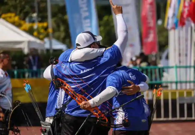 Angin Kencang Bukan Halangan! Skuad Memanah Compound Lelaki Negara Raih Emas Di Sukan SEA 2025