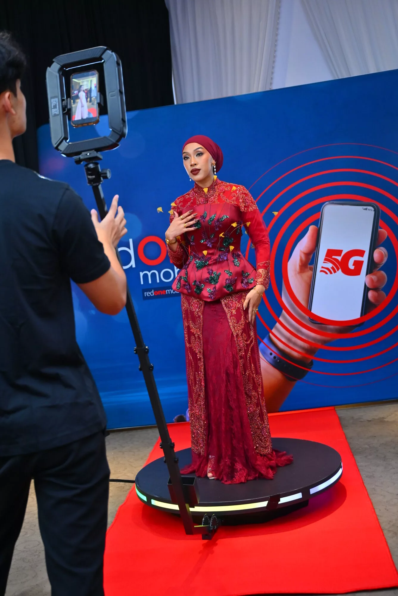 redONE Mobile Terus Sokong Bakat-Bakat Muda Tanah Air Menerusi Dewi Remaja 2025, "Anda Semua Ada Kelebihan..." 8 redONE Mobile Terus Sokong Bakat-Bakat Muda Tanah Air Menerusi Dewi Remaja 2025, “Anda Semua Ada Kelebihan…”