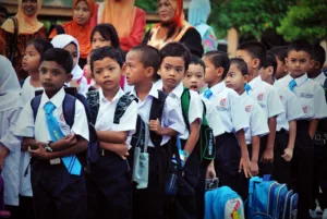Murid Sekolah Tidak Lagi Wajib Bertali Leher Di Bawah Ketetapan Terbaharu KPM
