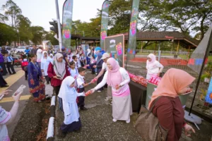 Gardenia Squiggles Prihatin Ceriakan Hari Pertama Persekolahan Murid Sekolah