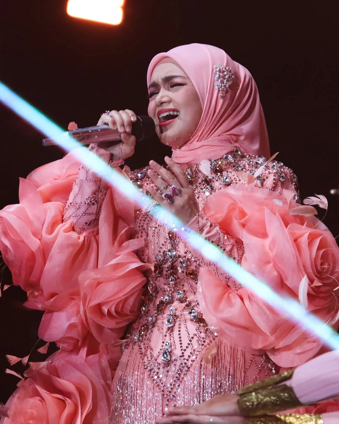Siti Nurhaliza Cipta Sejarah, Lebih 65,000 Peminat Gegarkan SNBJ! 26 Siti Nurhaliza Cipta Sejarah, Lebih 65,000 Peminat Gegarkan SNBJ!