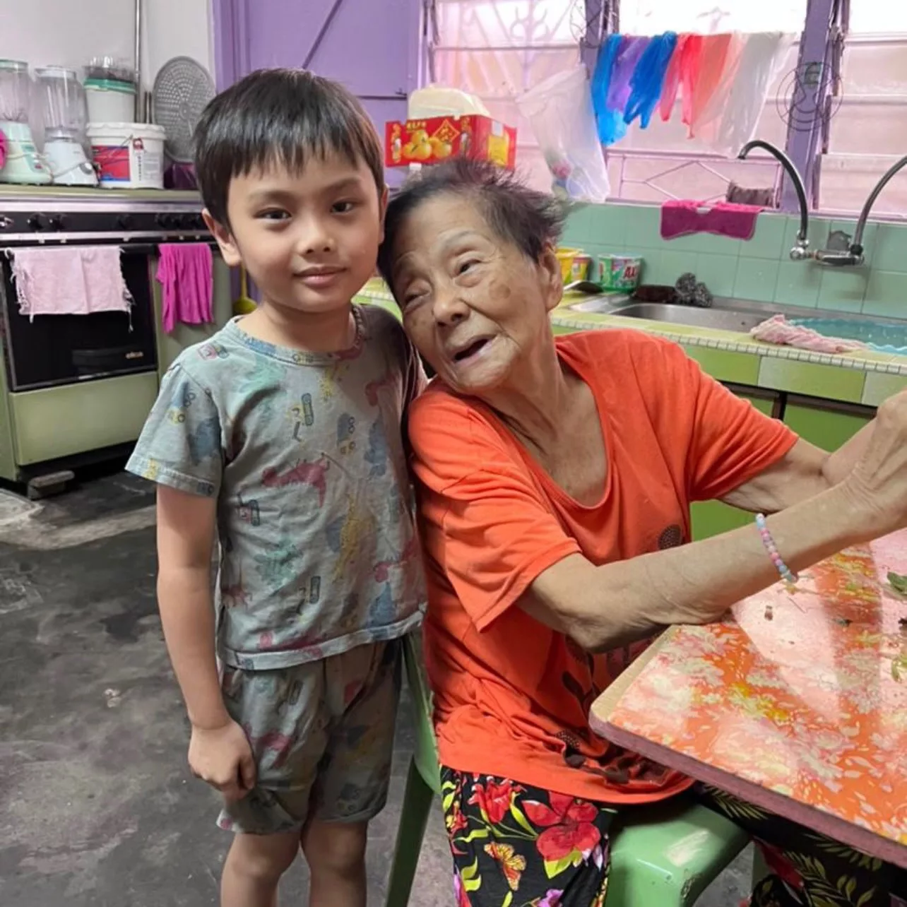 Adam Corrie Pilih Sekolah Kebangsaan Untuk Anak -“Bukan Tak Mahu Anak Belajar Mandarin, Tapi Kerana Anak Sendiri Tak Minat”