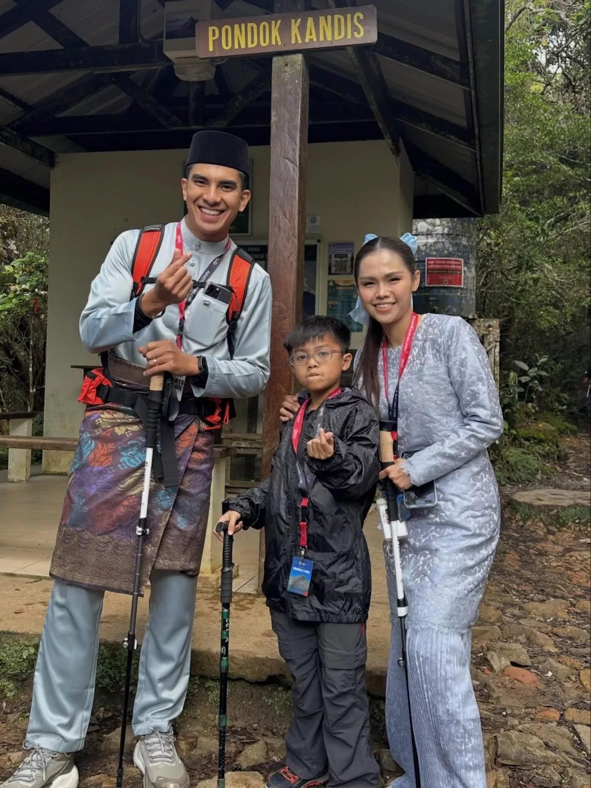 Hebatnya IronKid Ayden! Baru 8 Tahun Dah Mendaki Gunung Kinabalu Bersama Bella Astillah & Syed Saddiq