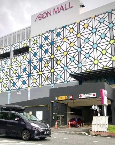 AEON Shah Alam Buat Netizen Terharu, Ambil OKU Jadi Pekerja. Pelanggan Pun Teruja!