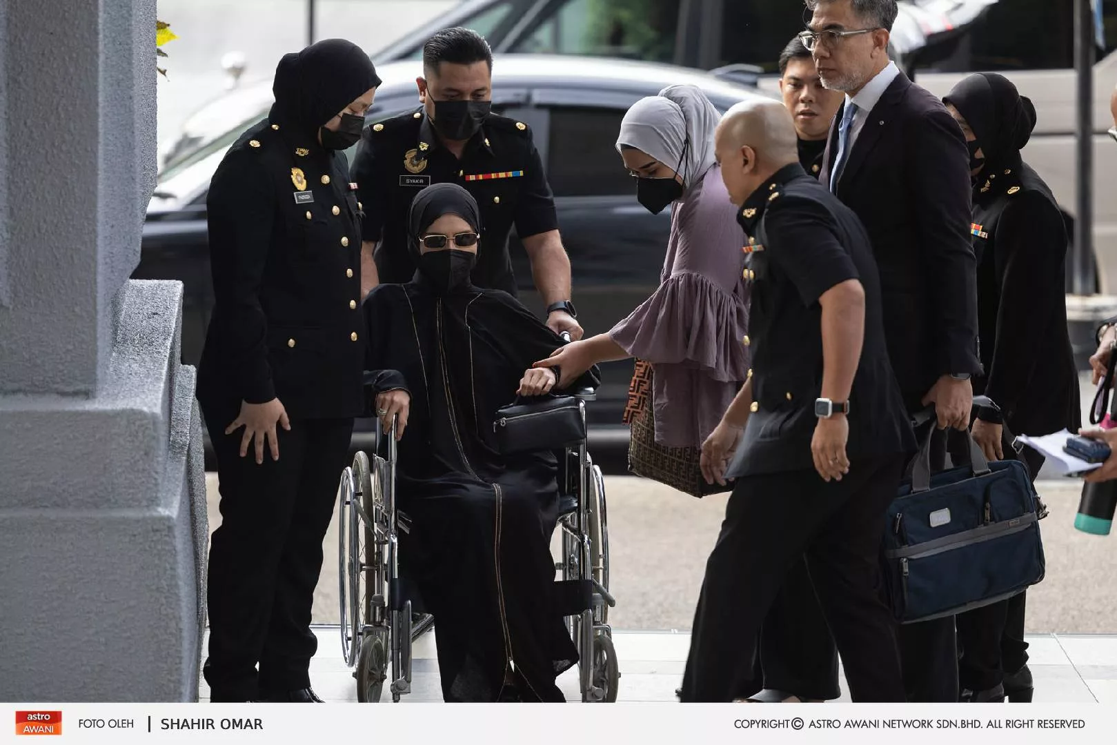 Beg Mewah Isteri Bekas PTD Curi Perhatian, Anggaran Harga Cecah RM15,000 Buat Warganet Terkejut