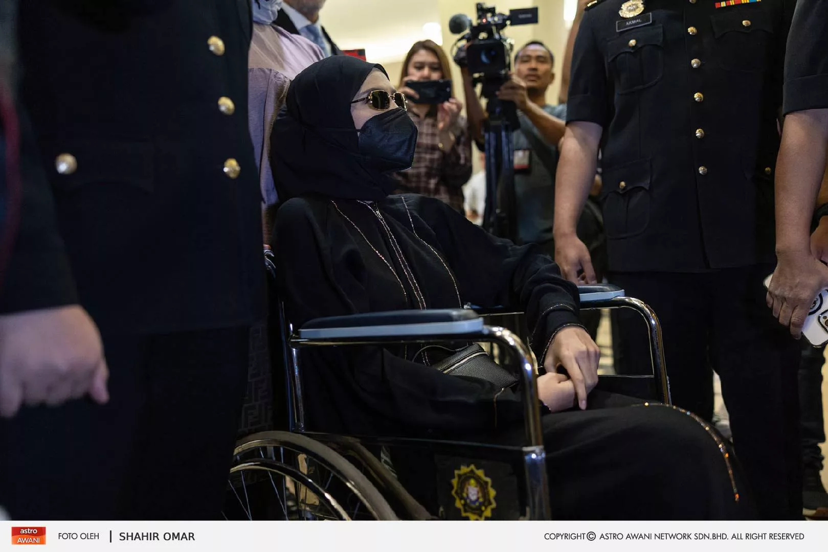 Beg Mewah Isteri Bekas PTD Curi Perhatian, Anggaran Harga Cecah RM15,000 Buat Warganet Terkejut