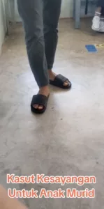 Cikgu Akram Sanggup Lepaskan Kasut Adidas Kesayangan Demi Seorang Murid
