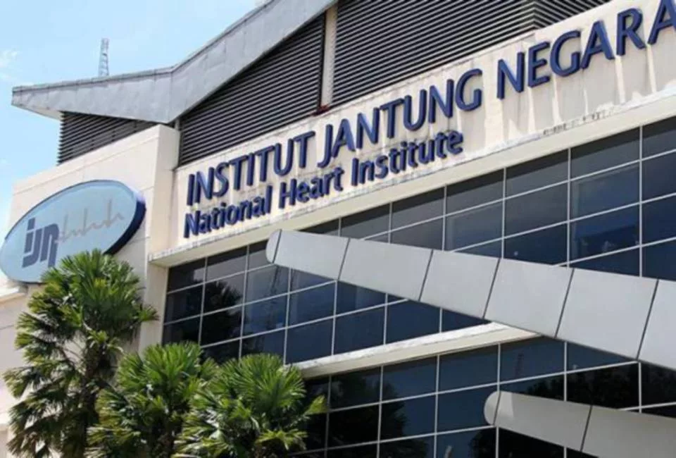 Tun Mahathir Dimasukkan Ke IJN Selepas Terjatuh Di Kediaman 6 Tun Mahathir Dimasukkan Ke IJN Selepas Terjatuh Di Kediaman