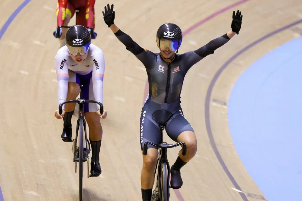 Ridwan Sahrom & Nurul Izzah Izzati ‘Tapau’ Emas Siri Trek ASEAN! Tahniah!