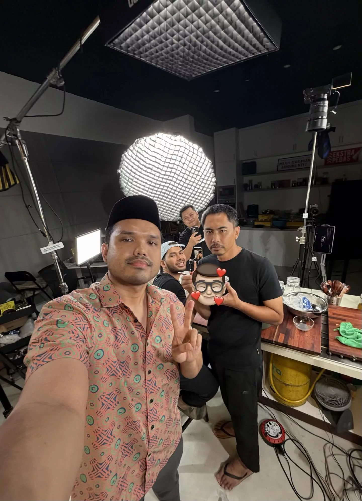 "Shooting Sampai 4 Pagi" Khairul Aming Tetap All Out Untuk Video ‘30 Hari 30 Resipi’ Ramadan 4 “Shooting Sampai 4 Pagi” Khairul Aming Tetap All Out Untuk Video ‘30 Hari 30 Resipi’ Ramadan