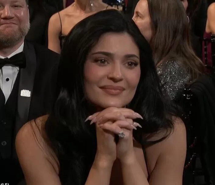 Timothée Chalamet Luah Rasa Cinta Di Critics Choice Award 2026, Tak Pura-Pura Bercinta Dengan Kylie Jenner Selama Ini!