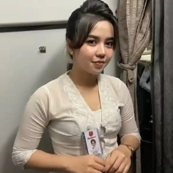 Selepas Tular Menyamar Jadi Pramugari, Khairun Nisa Kini Ditawar Sertai Latihan Kru Kabin Di Akademi Aeronef