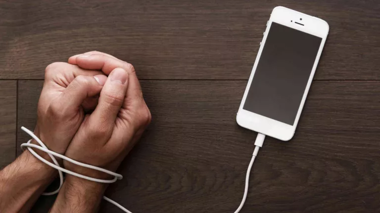 Nomophobia, Tanda Awal Ketagihan Telefon Yang Ramai Orang Tak Sedar Zaman Kini