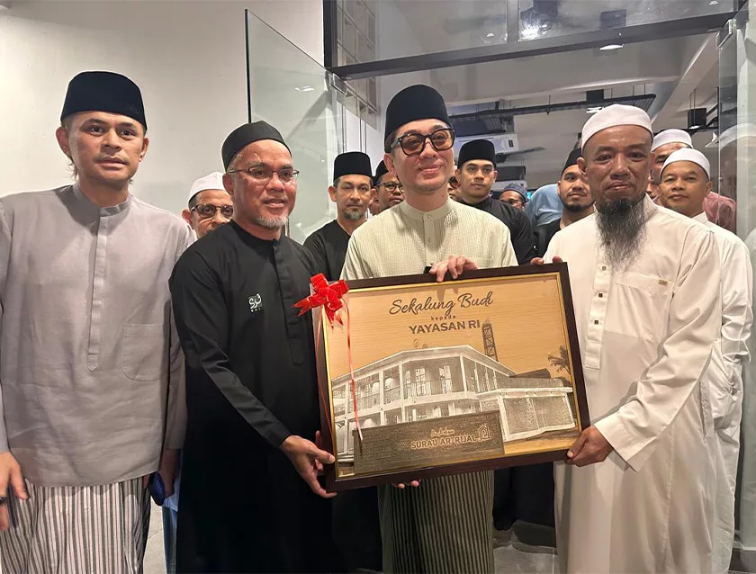 Rizalman Ibrahim Rasmikan Surau Ar-Rijal yang Dibina Hasil Sumbangan Orang Ramai