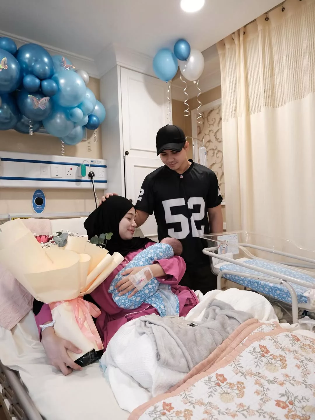 Atiq Azman Kini Bergelar ‘Daddy’! Kelahiran Bayi Lelaki Bernama Aaryan Jadi Pengikat Hubungan Keluarga Bahagia