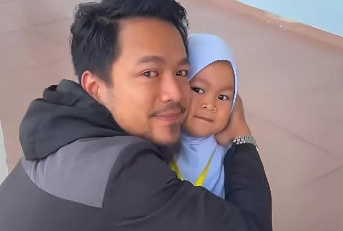 “Nanti Kakak Dah Besar, Kakak Dah Jadi Doktor, Kakak Nak Jaga Abah” 7 “Nanti Kakak Dah Besar, Kakak Dah Jadi Doktor, Kakak Nak Jaga Abah”