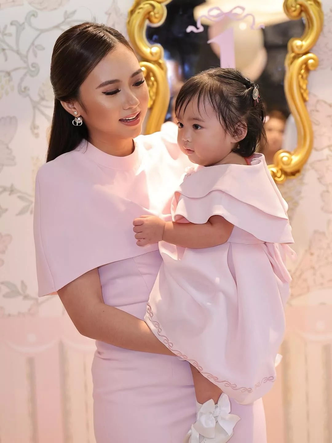 Setiap Pemakanan Anak Dipantau, Intan Najuwa Dibantu Jururawat Pediatrik Peribadi 8 Setiap Pemakanan Anak Dipantau, Intan Najuwa Dibantu Jururawat Pediatrik Peribadi