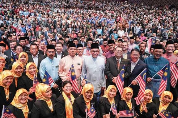 Rezeki Raya! Bantuan Khas Kewangan RM500 Untuk Penjawat Awam, RM250 Buat Pesara Mula Dibayar 13 Mac Ini 7 Rezeki Raya! Bantuan Khas Kewangan RM500 Untuk Penjawat Awam, RM250 Buat Pesara Mula Dibayar 13 Mac Ini