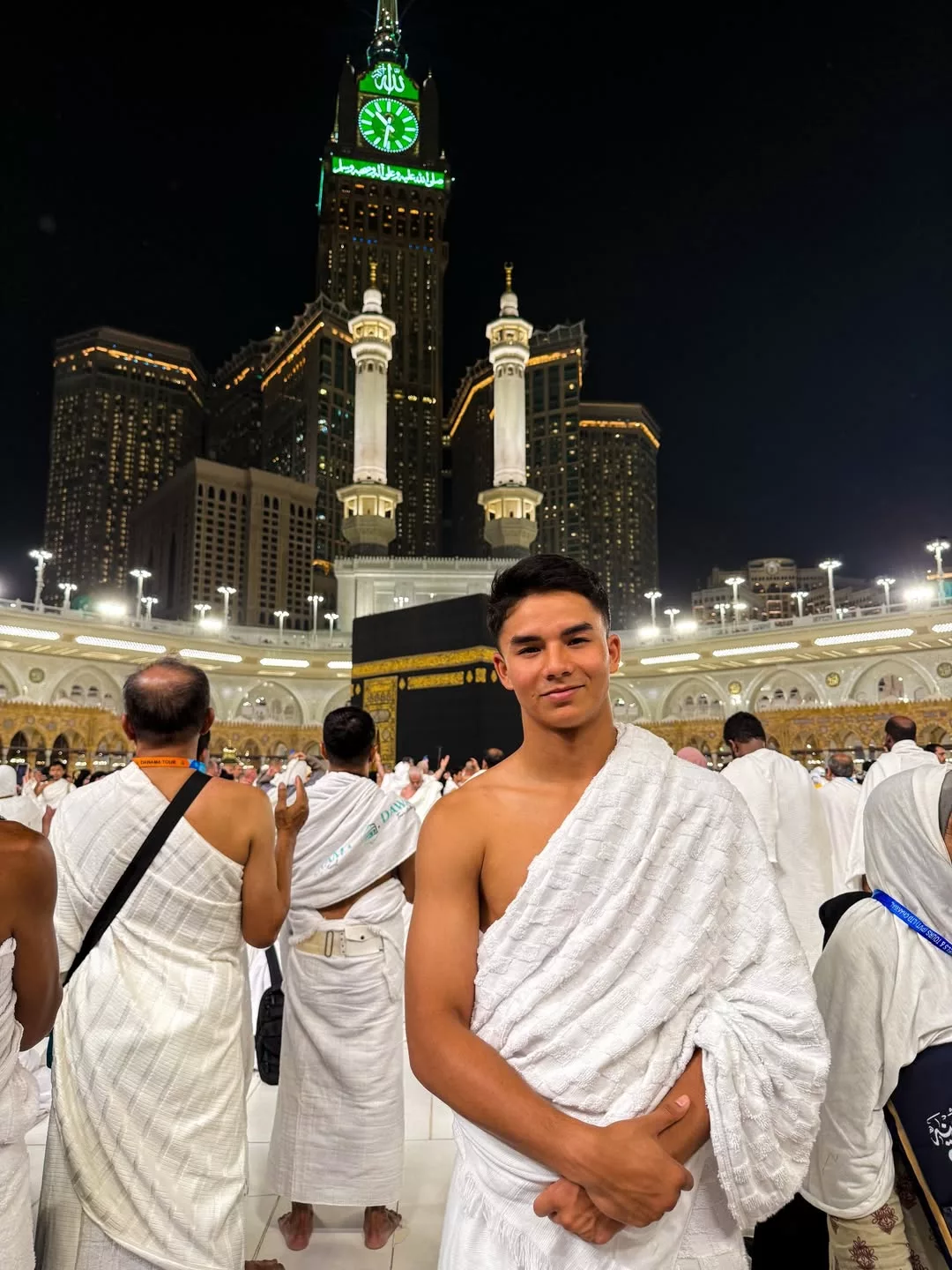 “Dekat Sini Lainlah ‘Feeling’ Dia,” Johan Ghazali Syukuri Peluang Umrah Pertama Bersama Keluarga