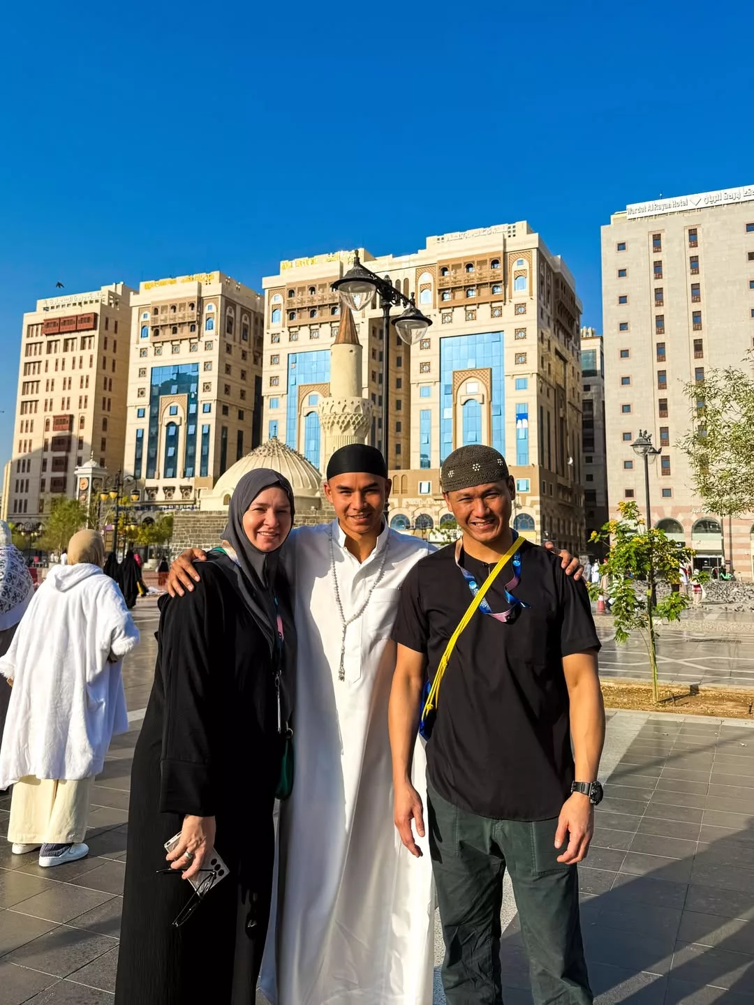 “Dekat Sini Lainlah ‘Feeling’ Dia,” Johan Ghazali Syukuri Peluang Umrah Pertama Bersama Keluarga
