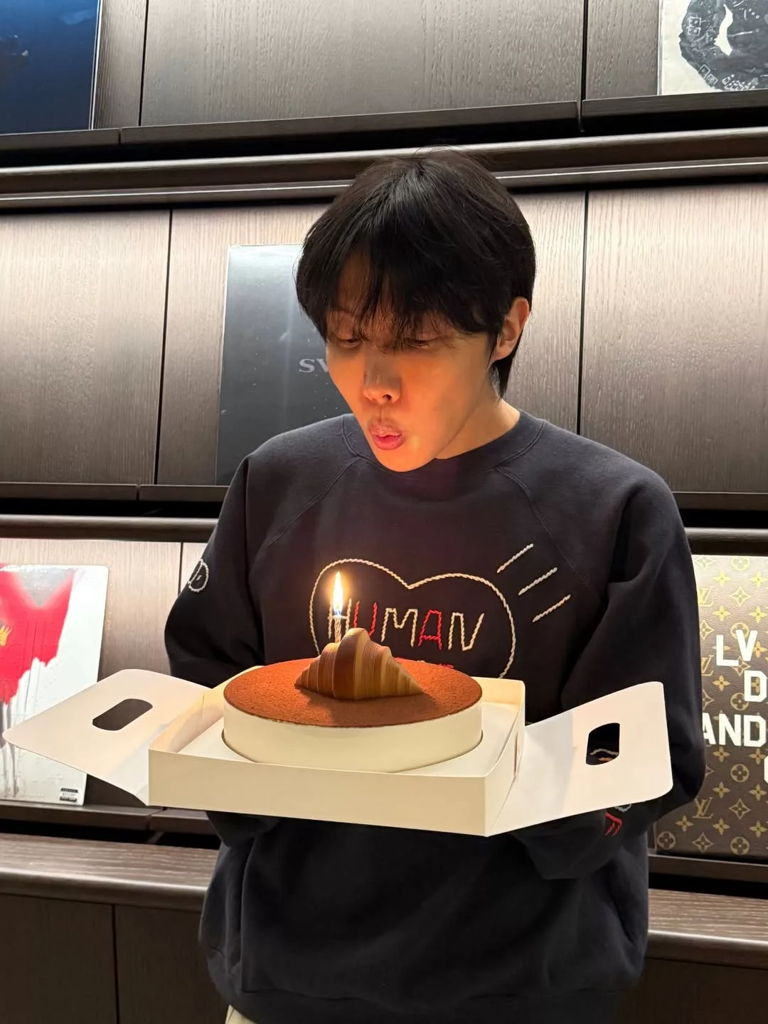 Setiap Tahun Konsisten! J-Hope BTS Derma 300 Juta Won Sempena Sambutan Hari Lahir Ke-32 6 Setiap Tahun Konsisten! J-Hope BTS Derma 300 Juta Won Sempena Sambutan Hari Lahir Ke-32