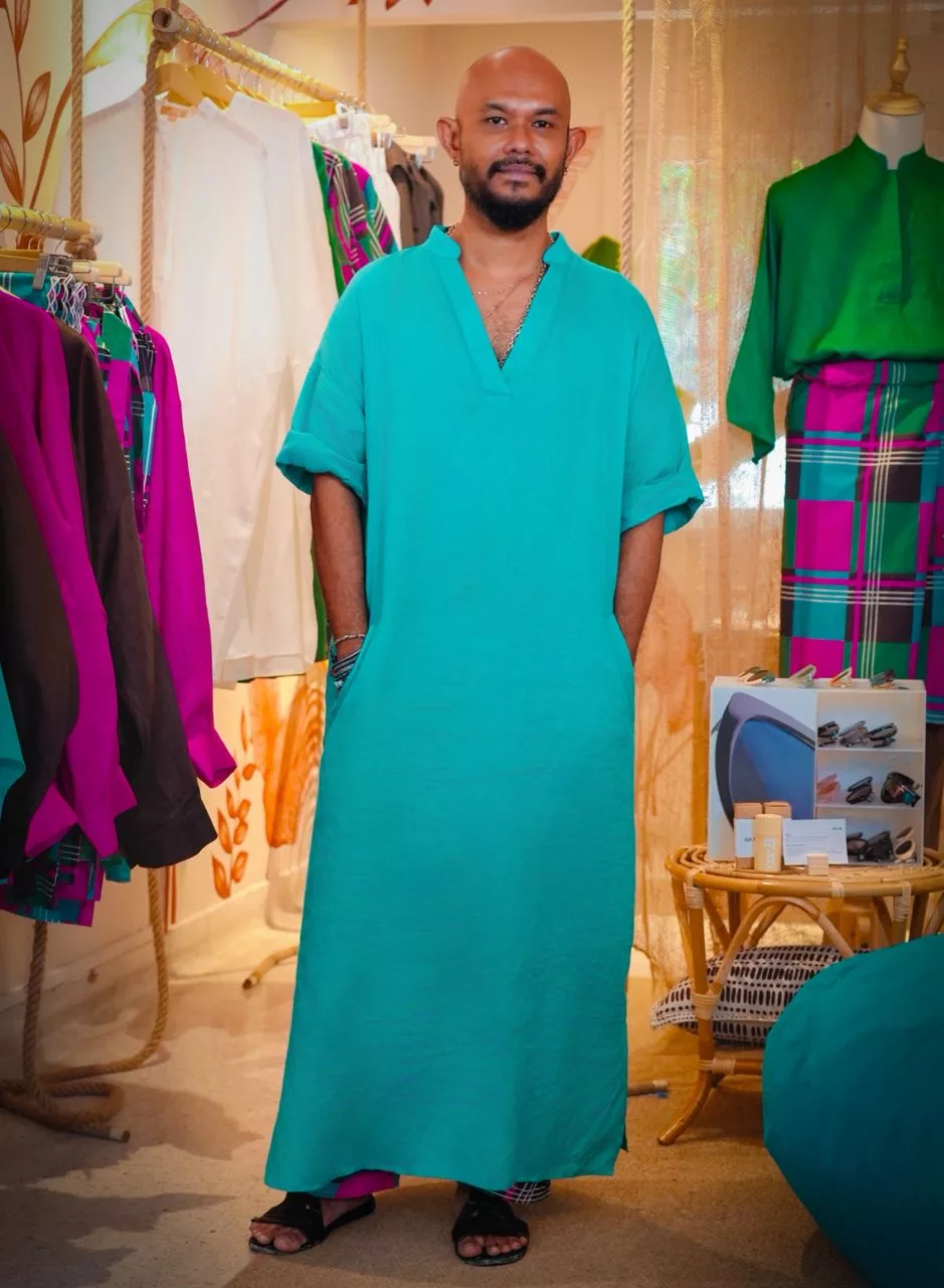 SYOMSZ Suntik Nafas Baharu Buat Penggemar Motif Kain Pelikat Di Pagi Raya Menerusi “Dah Ready?”