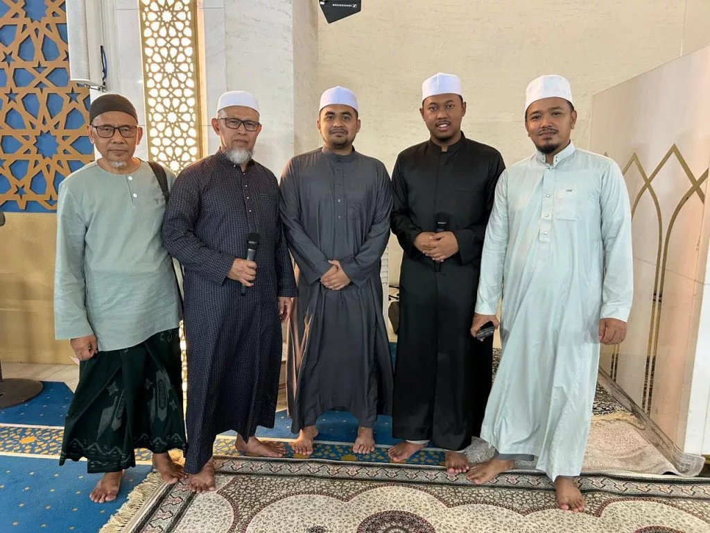 Empat Pelajar Tahfiz UPSI Galas Amanah Imam Di UK, Australia & Singapura Sempena Ramadan 7 Empat Pelajar Tahfiz UPSI Galas Amanah Imam Di UK, Australia & Singapura Sempena Ramadan